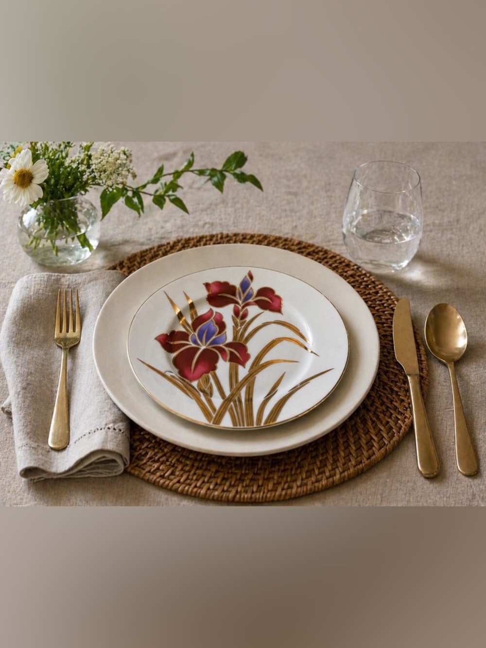 Vintage Fitz and Floyd "Iris Burgundy" Salad / Dessert Plates EUC - Picture 3 of 10